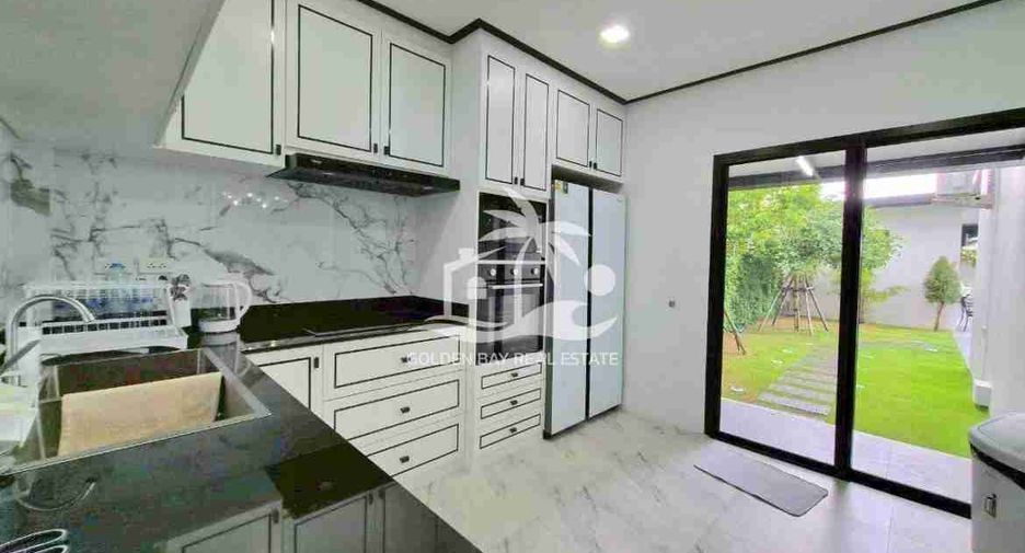 Casa en venta de 5 habitaciones en Bang Lamung, Chonburi