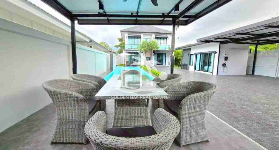 Casa en venta de 5 habitaciones en Bang Lamung, Chonburi