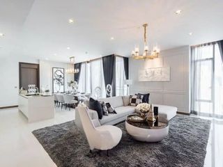 For sale 3 bedrooms condo in Khlong Toei, Bangkok