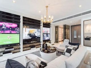 For sale 3 bedrooms condo in Khlong Toei, Bangkok
