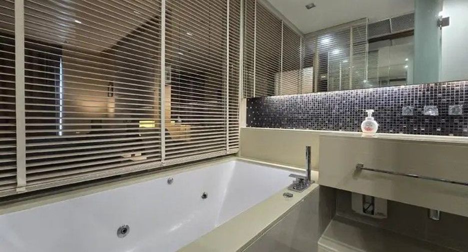 Продажа 1 кровать кондо в Сатхон, Бангкок