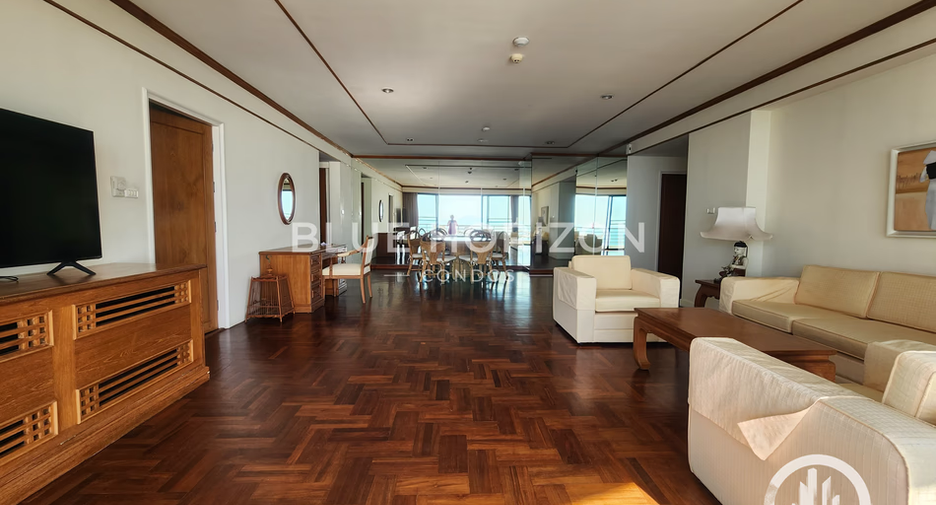 Condo en alquiler y en venta de 3 habitaciones en Bang Lamung, Chonburi