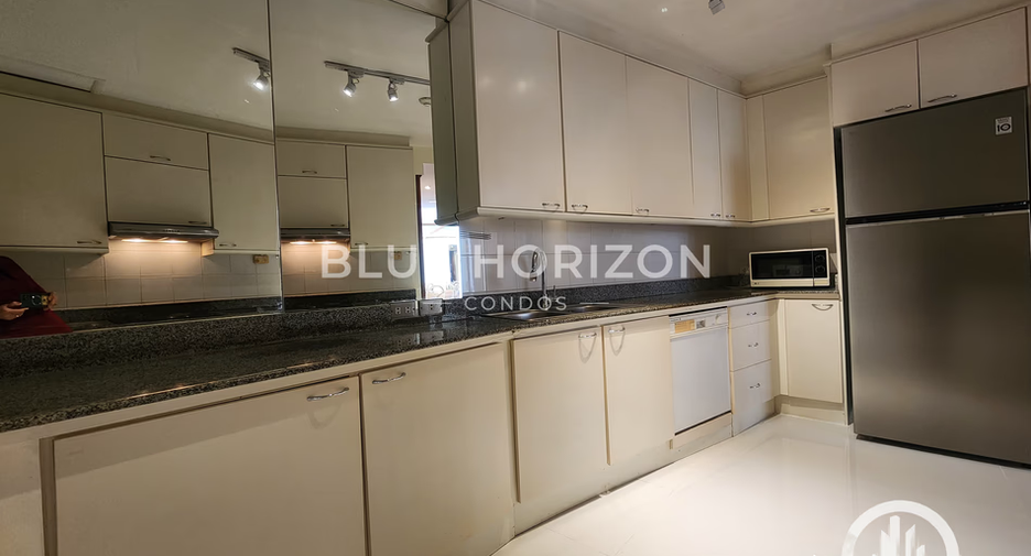 Condo en alquiler y en venta de 3 habitaciones en Bang Lamung, Chonburi