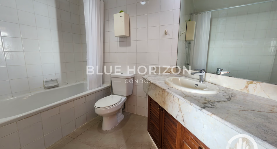 Condo en alquiler y en venta de 3 habitaciones en Bang Lamung, Chonburi