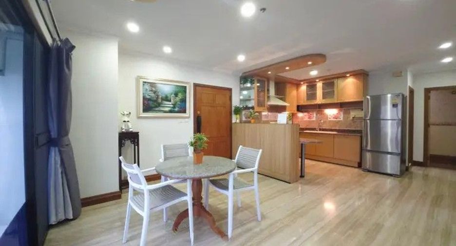 For sale 3 bedrooms condo in Watthana, Bangkok