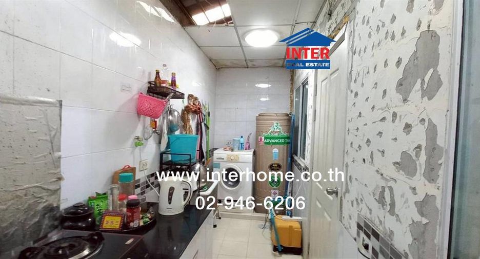 For sale 3 bedrooms townhouse in Mueang Pathum Thani, Pathum Thani