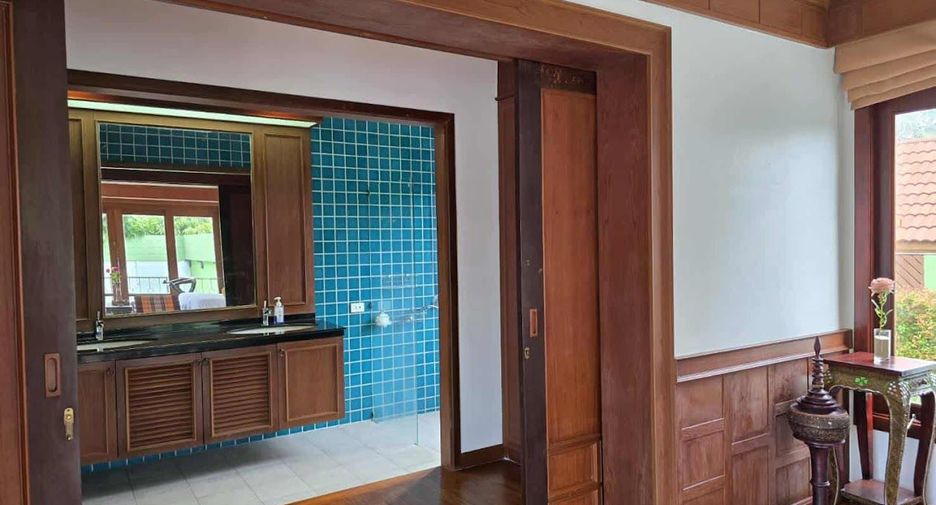 For sale 5 bedrooms condo in Mueang Phuket, Phuket
