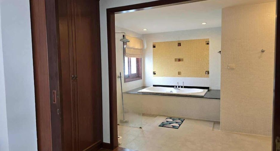 For sale 5 bedrooms condo in Mueang Phuket, Phuket