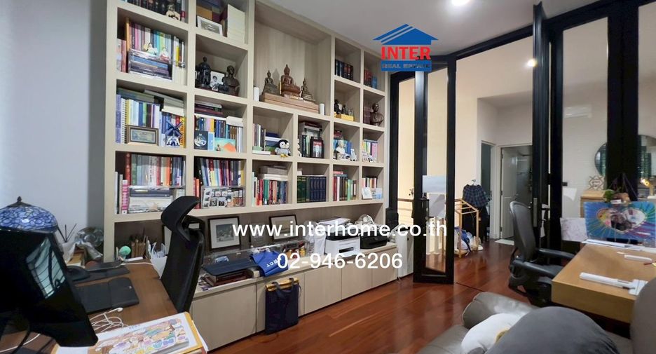 For sale 4 bedrooms house in Thawi Watthana, Bangkok