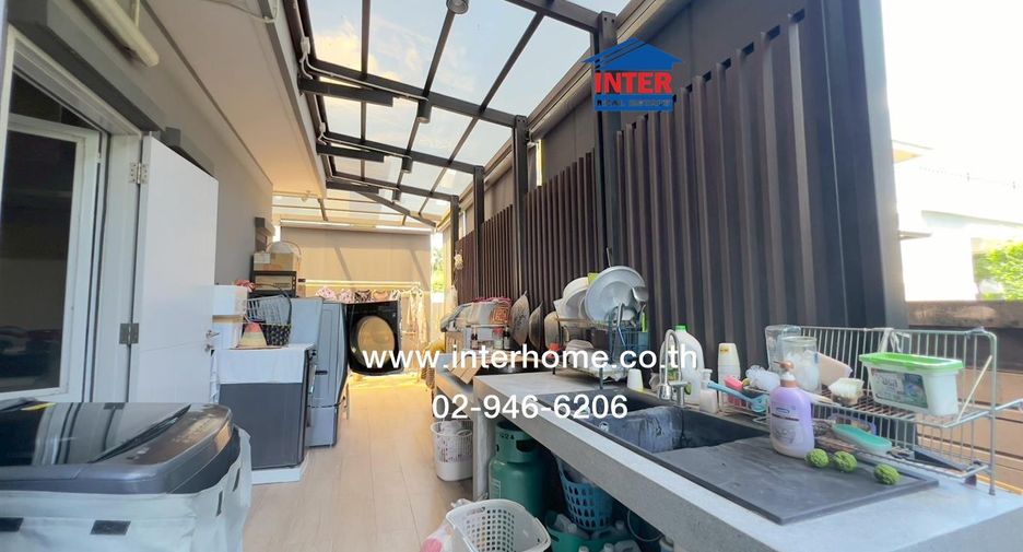 For sale 4 bedrooms house in Thawi Watthana, Bangkok