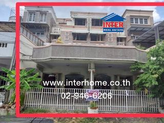 For sale studio townhouse in Bang Phlat, Bangkok