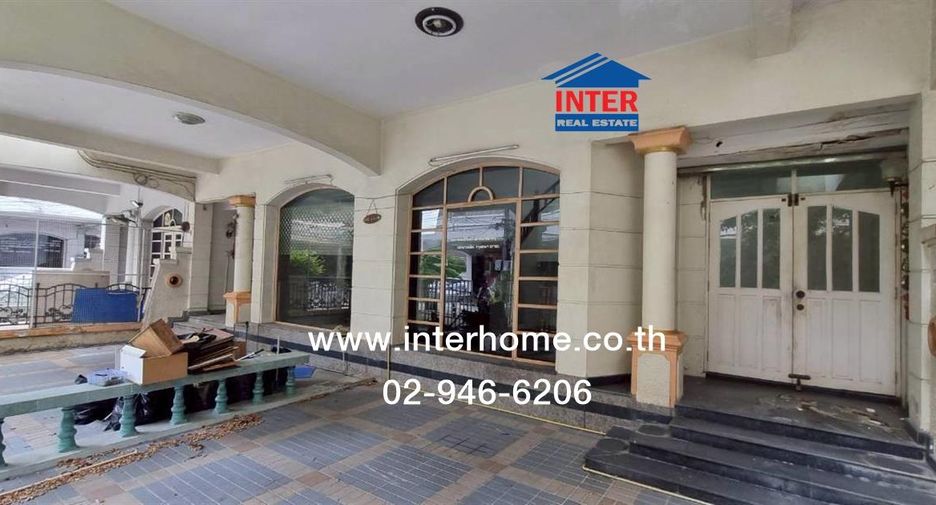 For sale studio townhouse in Bang Phlat, Bangkok