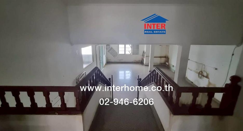 For sale studio townhouse in Bang Phlat, Bangkok