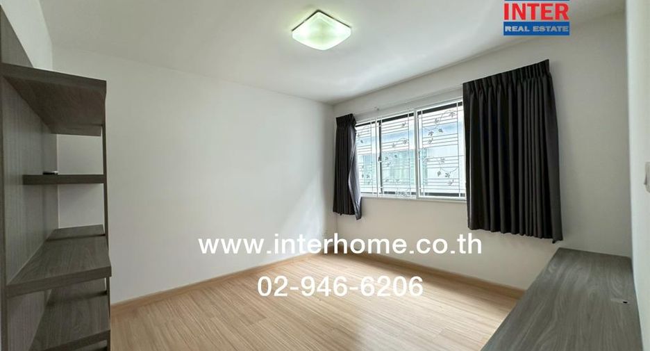 For sale 4 bedrooms townhouse in Mueang Nonthaburi, Nonthaburi