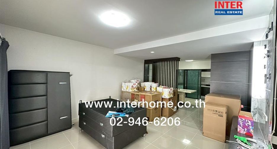 For sale 4 bedrooms townhouse in Mueang Nonthaburi, Nonthaburi