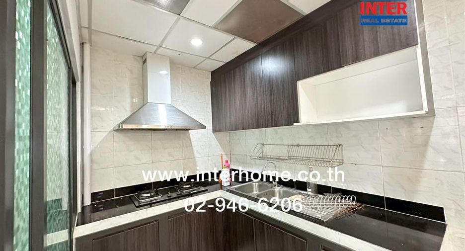 For sale 4 bedrooms townhouse in Mueang Nonthaburi, Nonthaburi