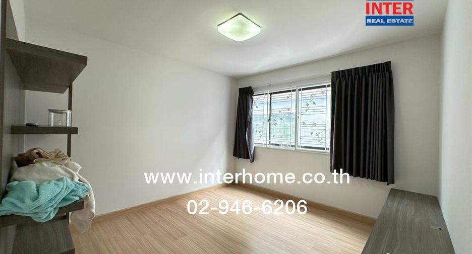 For sale 4 bedrooms townhouse in Mueang Nonthaburi, Nonthaburi