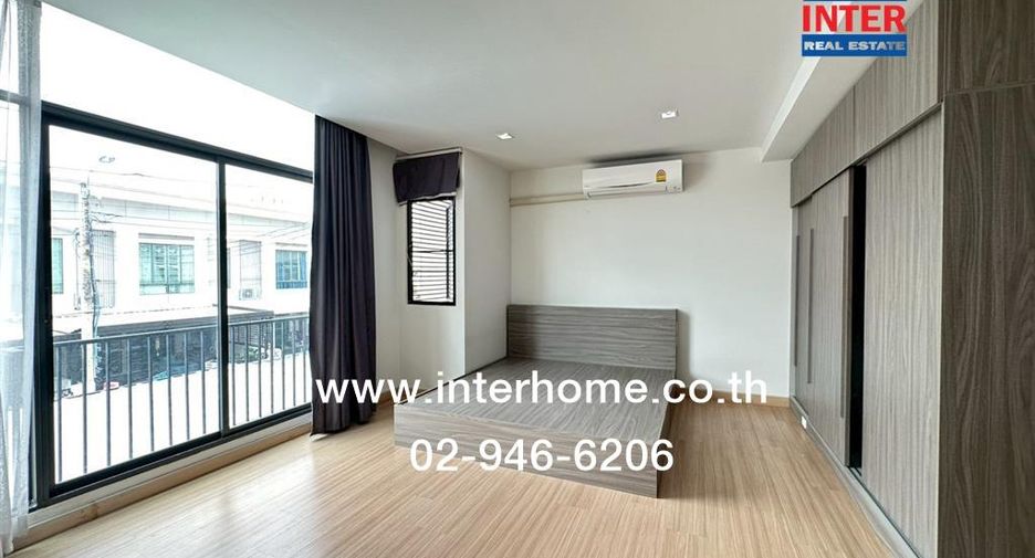 For sale 4 bedrooms townhouse in Mueang Nonthaburi, Nonthaburi