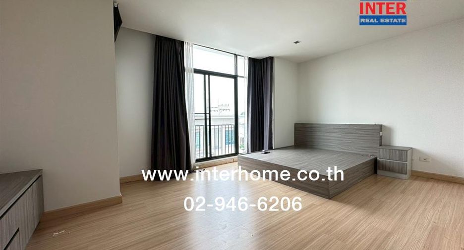 For sale 4 bedrooms townhouse in Mueang Nonthaburi, Nonthaburi