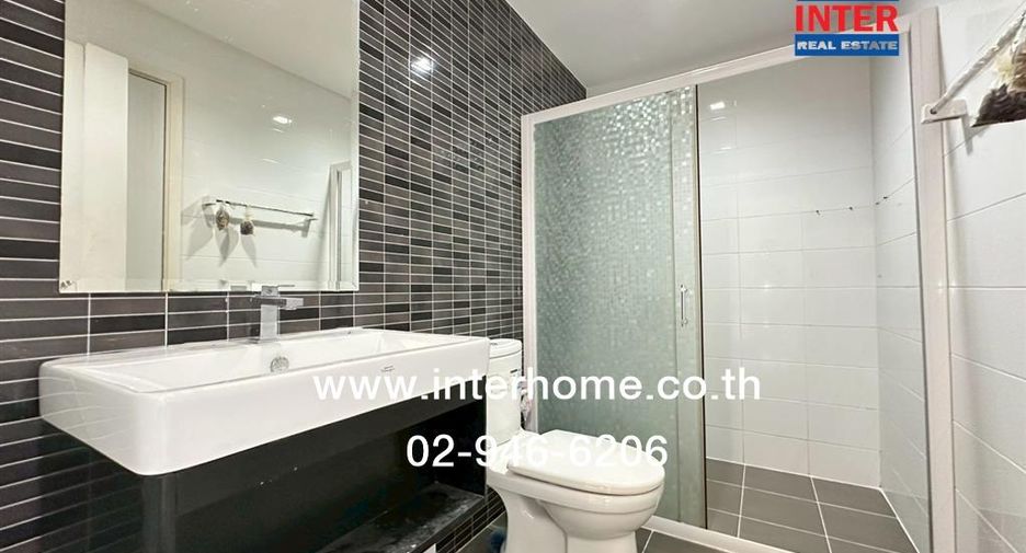 For sale 4 bedrooms townhouse in Mueang Nonthaburi, Nonthaburi