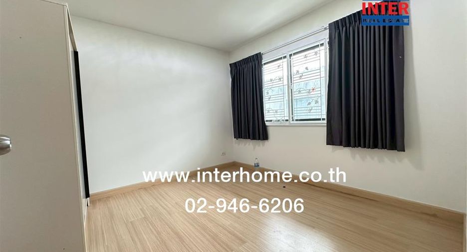 For sale 4 bedrooms townhouse in Mueang Nonthaburi, Nonthaburi