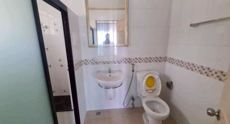 For rent 4 bedrooms house in Mueang Chiang Mai, Chiang Mai