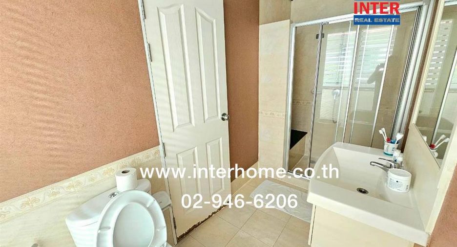 For sale 3 bedrooms house in Sai Mai, Bangkok