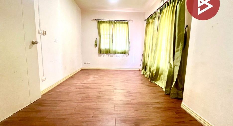 À vendre 3 chambres maison de ville à Bang Sao Thong, Samut Prakan