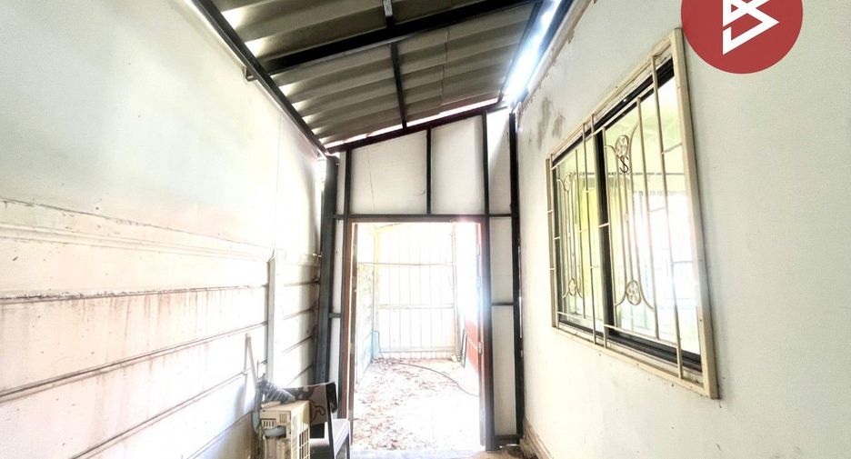 À vendre 3 chambres maison de ville à Bang Sao Thong, Samut Prakan