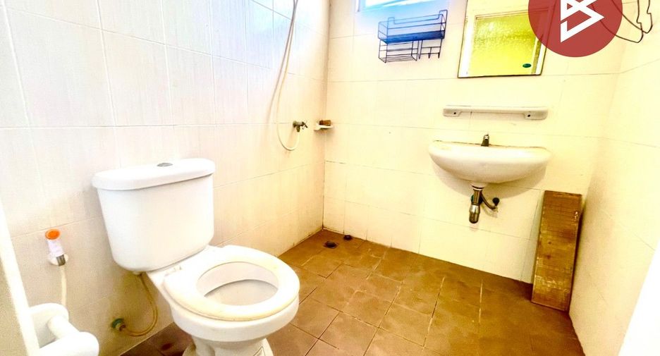 À vendre 3 chambres maison de ville à Bang Sao Thong, Samut Prakan