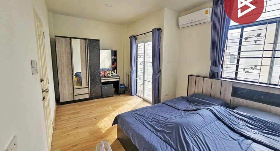 Продажа 2 спальни таунхаус в Mueang Chon Buri, Чонбури