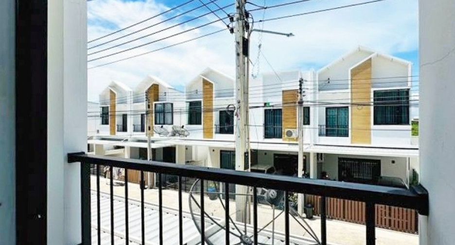 Продажа 2 спальни таунхаус в Mueang Chon Buri, Чонбури