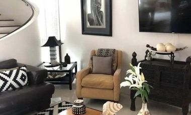 Condo en venta de 3 habitaciones en Yan Nawa, Bangkok