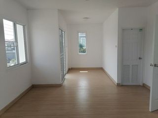 出售 3 卧室 独立屋 在 Lat Krabang, 曼谷