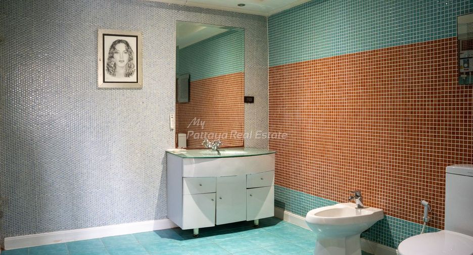 For sale 8 bedrooms villa in Bang Lamung, Chonburi