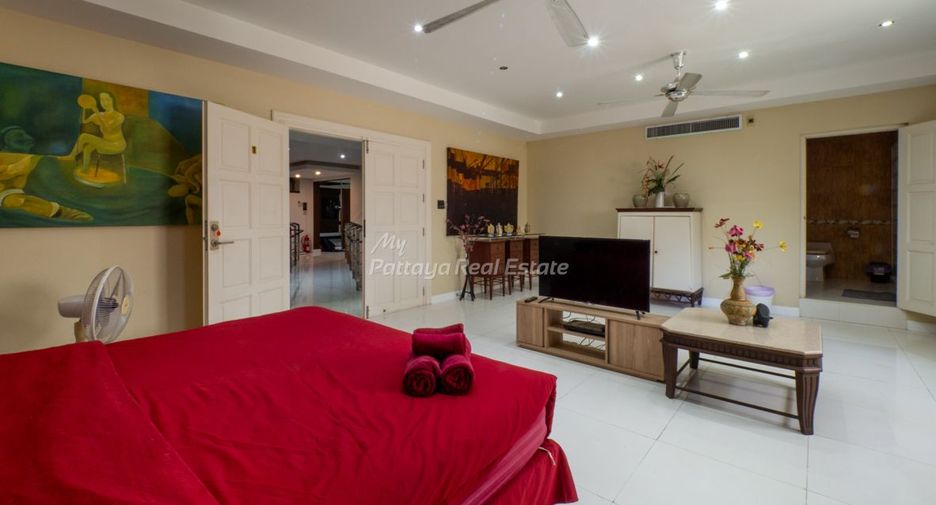 For sale 8 bedrooms villa in Bang Lamung, Chonburi