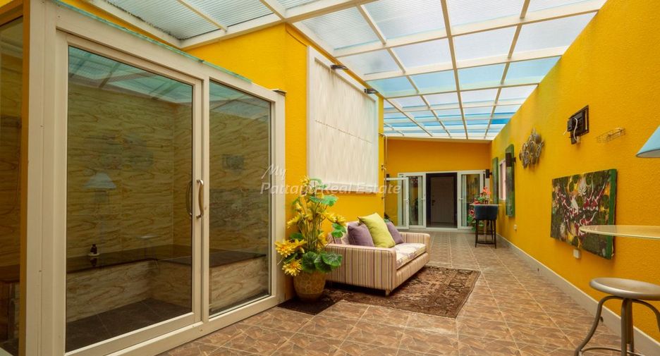 For sale 8 bedrooms villa in Bang Lamung, Chonburi