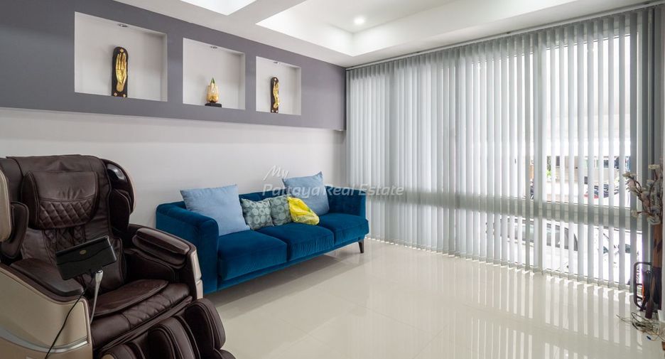 For sale 4 bedrooms townhouse in Bang Lamung, Chonburi