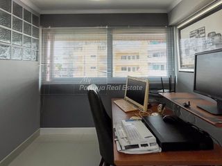 For sale 4 ベッドルーム townhouse in Bang Lamung, Chonburi