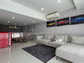 For sale 4 ベッドルーム townhouse in Bang Lamung, Chonburi