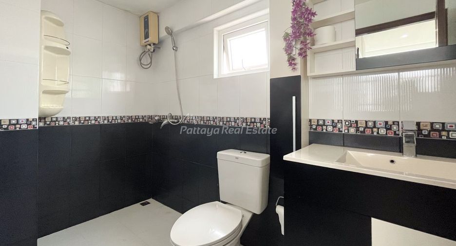 For sale 4 bedrooms townhouse in Bang Lamung, Chonburi