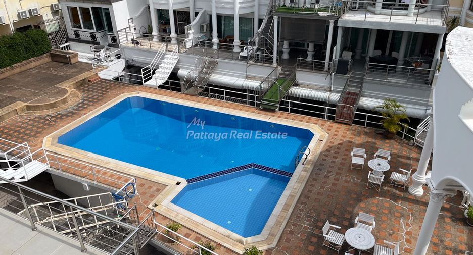 For sale 4 bedrooms townhouse in Bang Lamung, Chonburi