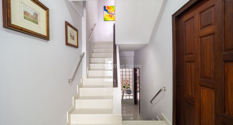 For sale 4 bedrooms townhouse in Bang Lamung, Chonburi