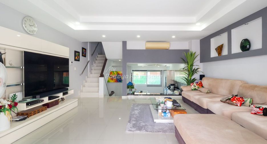 For sale 4 bedrooms townhouse in Bang Lamung, Chonburi