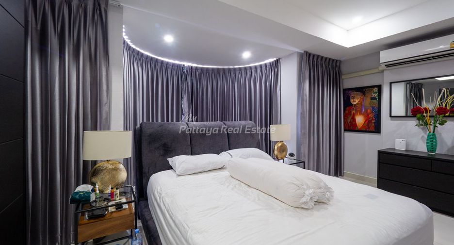 For sale 4 bedrooms townhouse in Bang Lamung, Chonburi