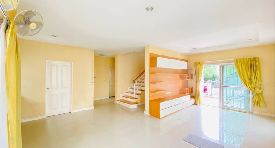 Haus zum Kauf mit 3 Zimmer in Khan Na Yao, Bangkok