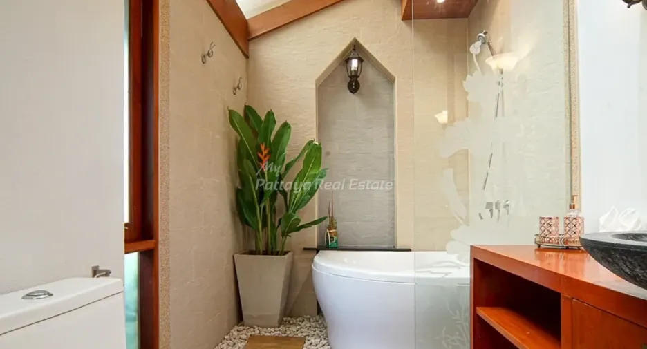 For sale 4 bedrooms house in Bang Lamung, Chonburi