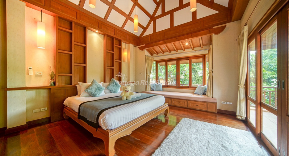 For sale 4 bedrooms house in Bang Lamung, Chonburi