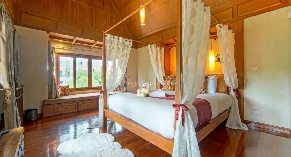 For sale 4 bedrooms house in Bang Lamung, Chonburi