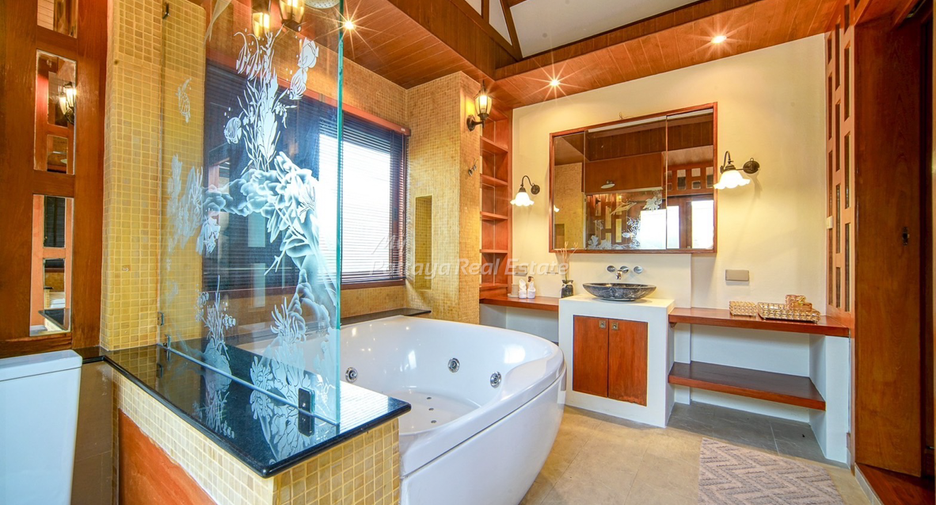 For sale 4 bedrooms house in Bang Lamung, Chonburi
